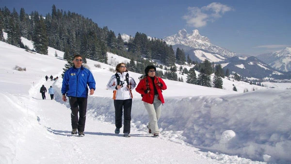 Winterwandern im Bäckergut - in der tiefverschneiten Winterlandschaft zwischen Zöblen und Schattwald